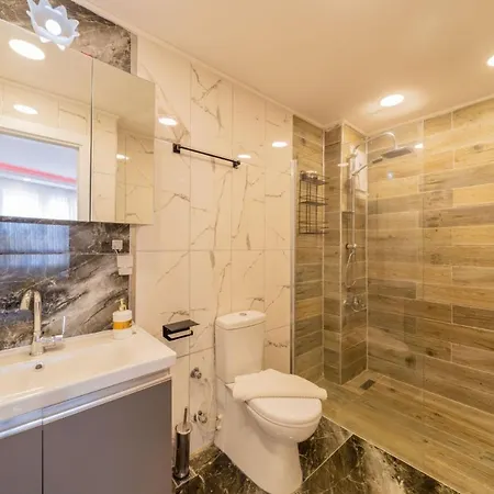 아파트 Chic Flat With Jacuzzi In